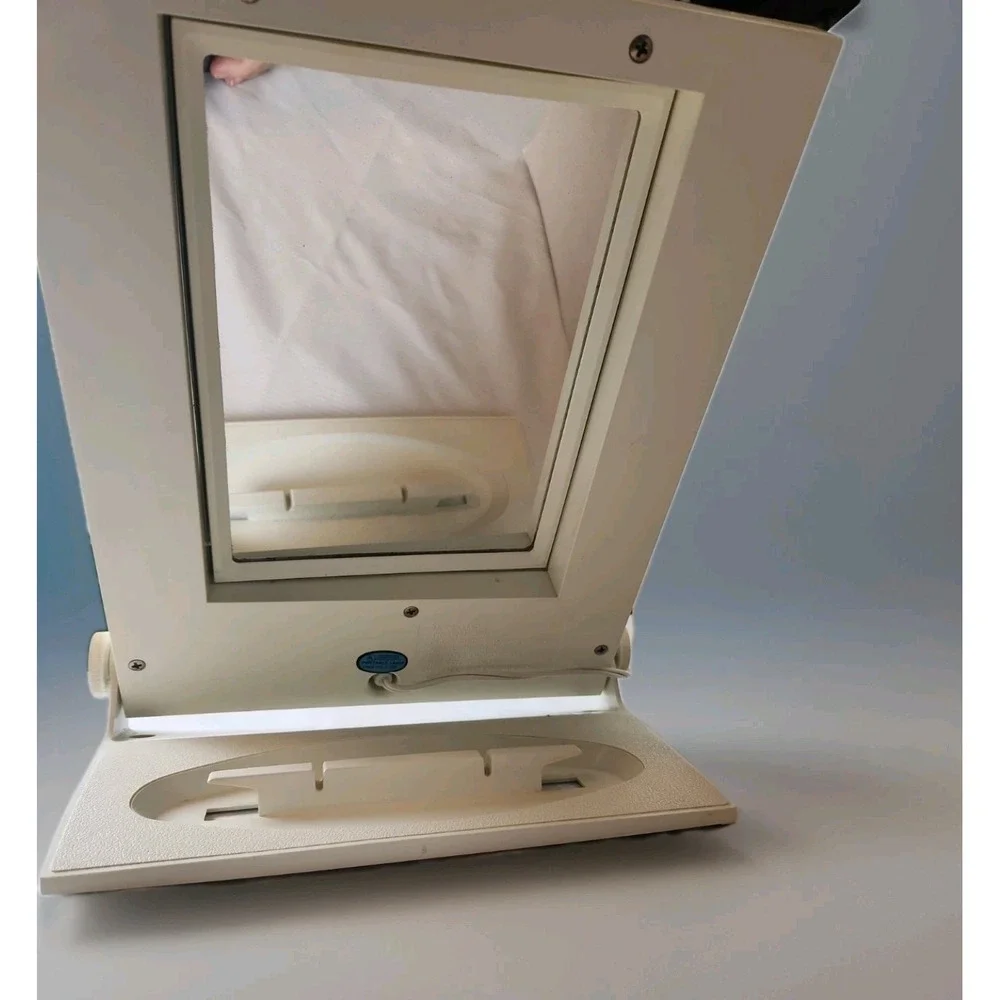 VTG 70s Clairol True-To-Light III Folding Portable Lighted Make-up Mirror Works!